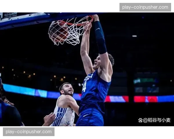 黄蜂威廉姆斯理查兹内线 防守端护框能力与篮板争抢效率