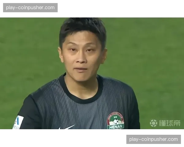 王国明出击失误致失球 河南门将连续两轮评分垫底 王国明出击失误致失球 河南门将连续两轮评分垫底